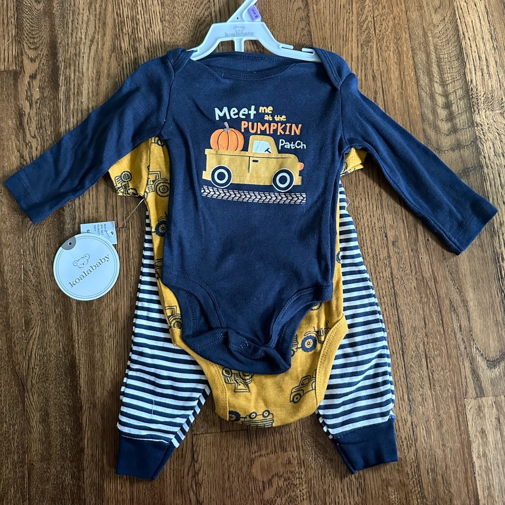 NWT Koala Kids 4-piece set, pumpkin and construction
